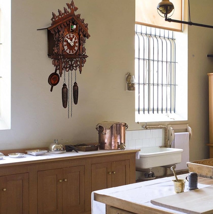 Wall Clock, Wooden Cuckoo Clock, Creative Decoration Cuckoo Clock, Battery Operated Alarm Clock for Indoor Walls Courtyards Living Rooms Halls Offices