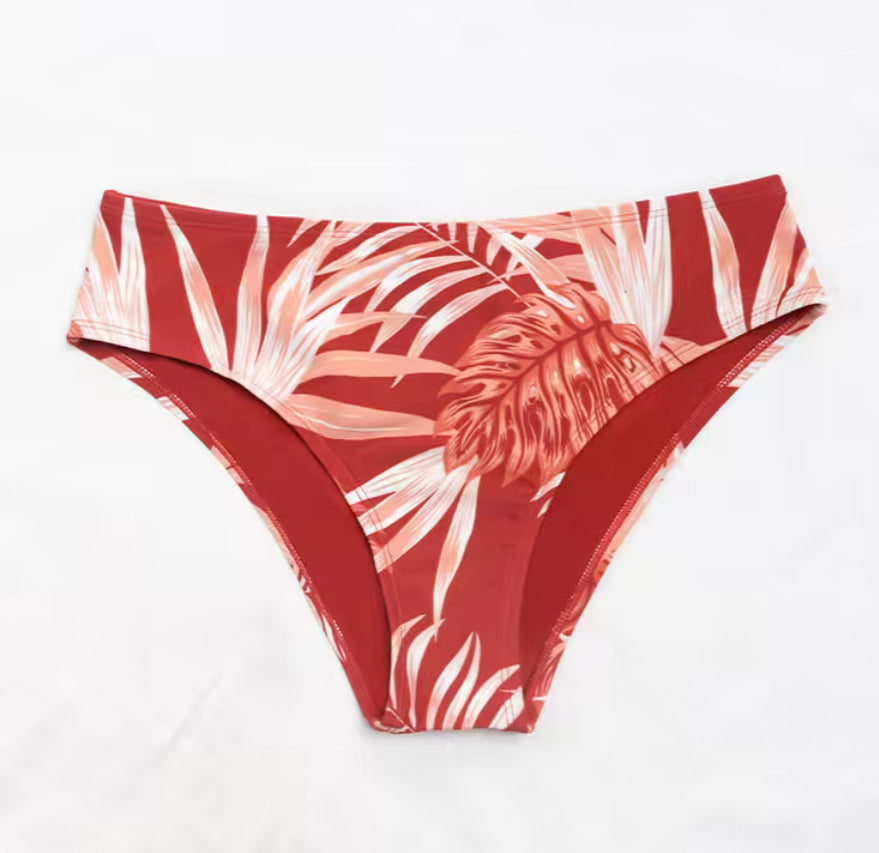 Women’s CUPSHE Mid-rise bikini bottom with ladder trim