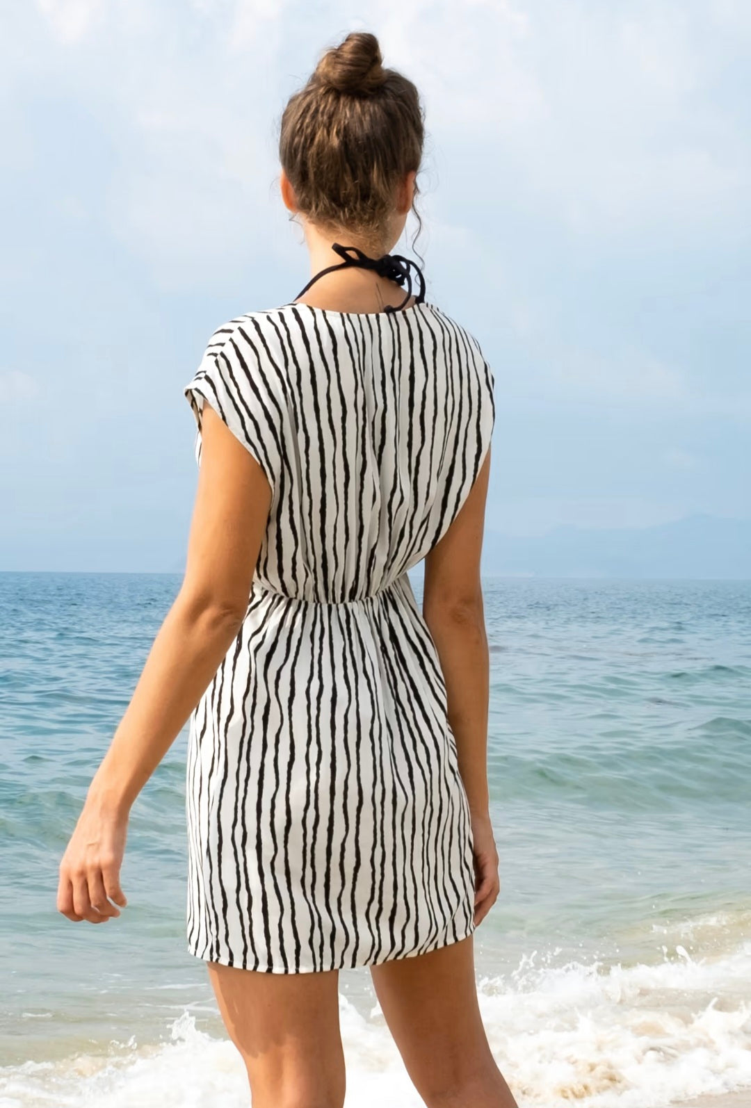 CUPSHE Eva stripped v-neck sleeveless stripe dress