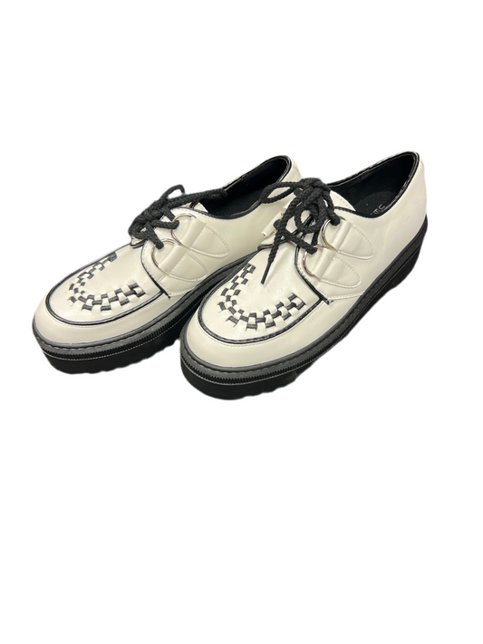 Truffle Collection Women's White and Black Footwear (creeper)