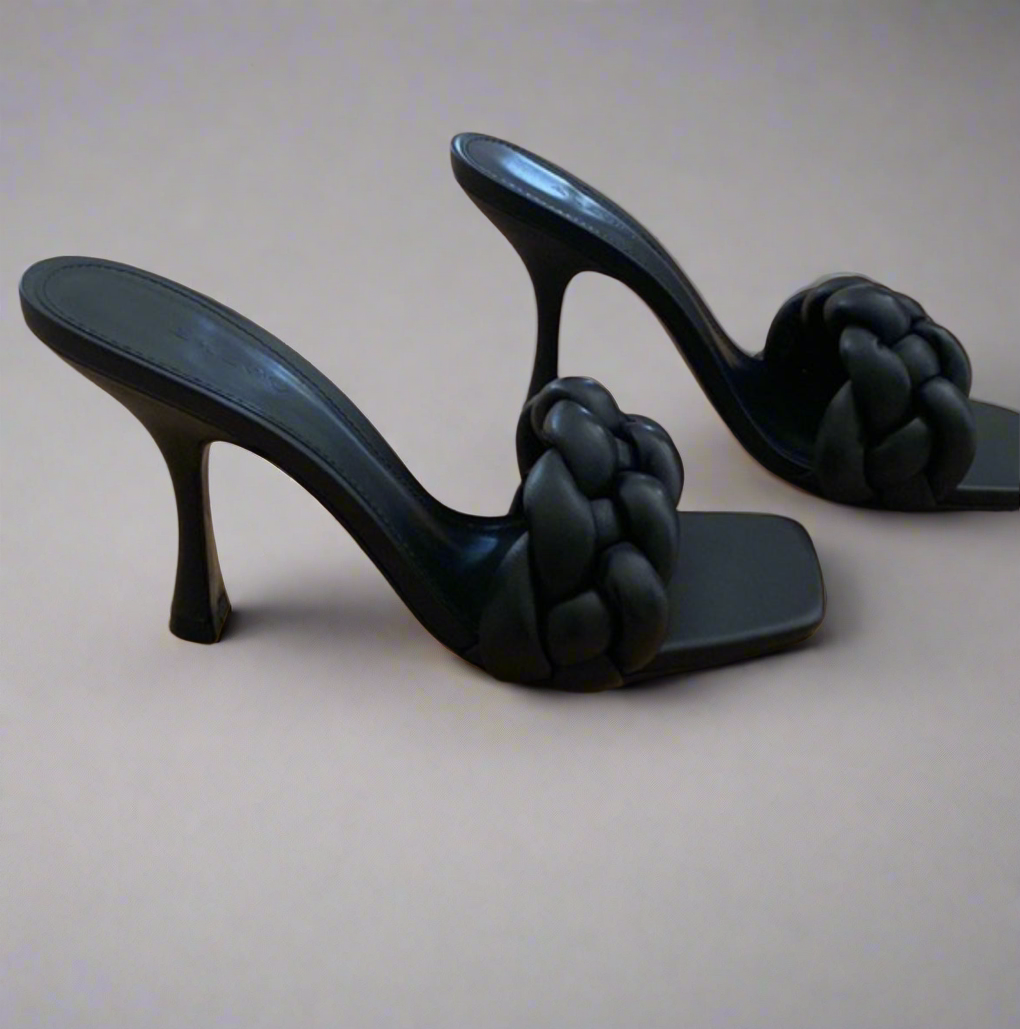 Black Braid Heels Size 38(7.5-8)
