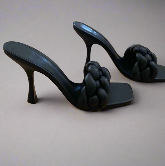 Black Braid Heels Size 38(7.5-8)