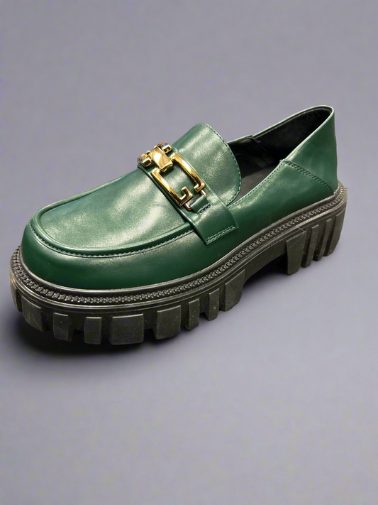 Lattelier Women Leather Chunky Loafers with Gold Chain Size: 8
