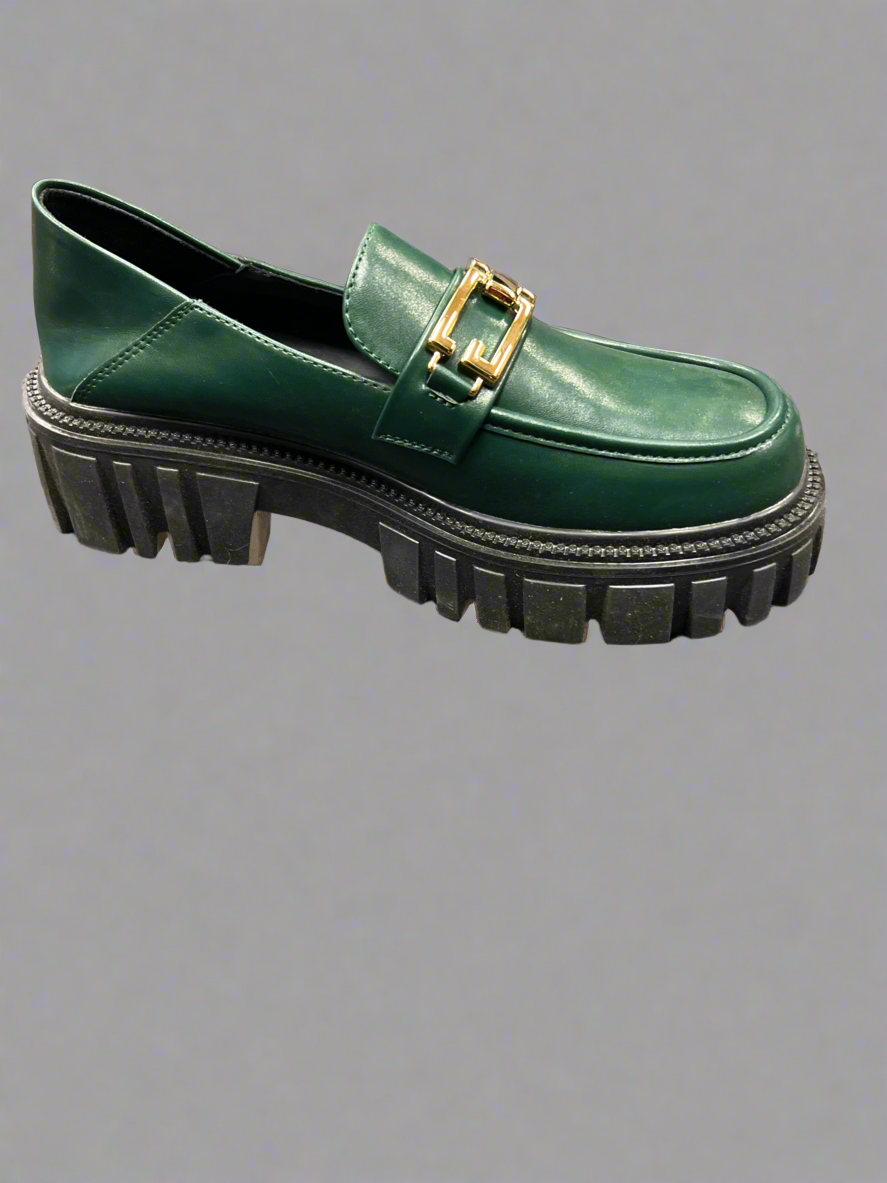 Lattelier Women Leather Chunky Loafers with Gold Chain Size: 8