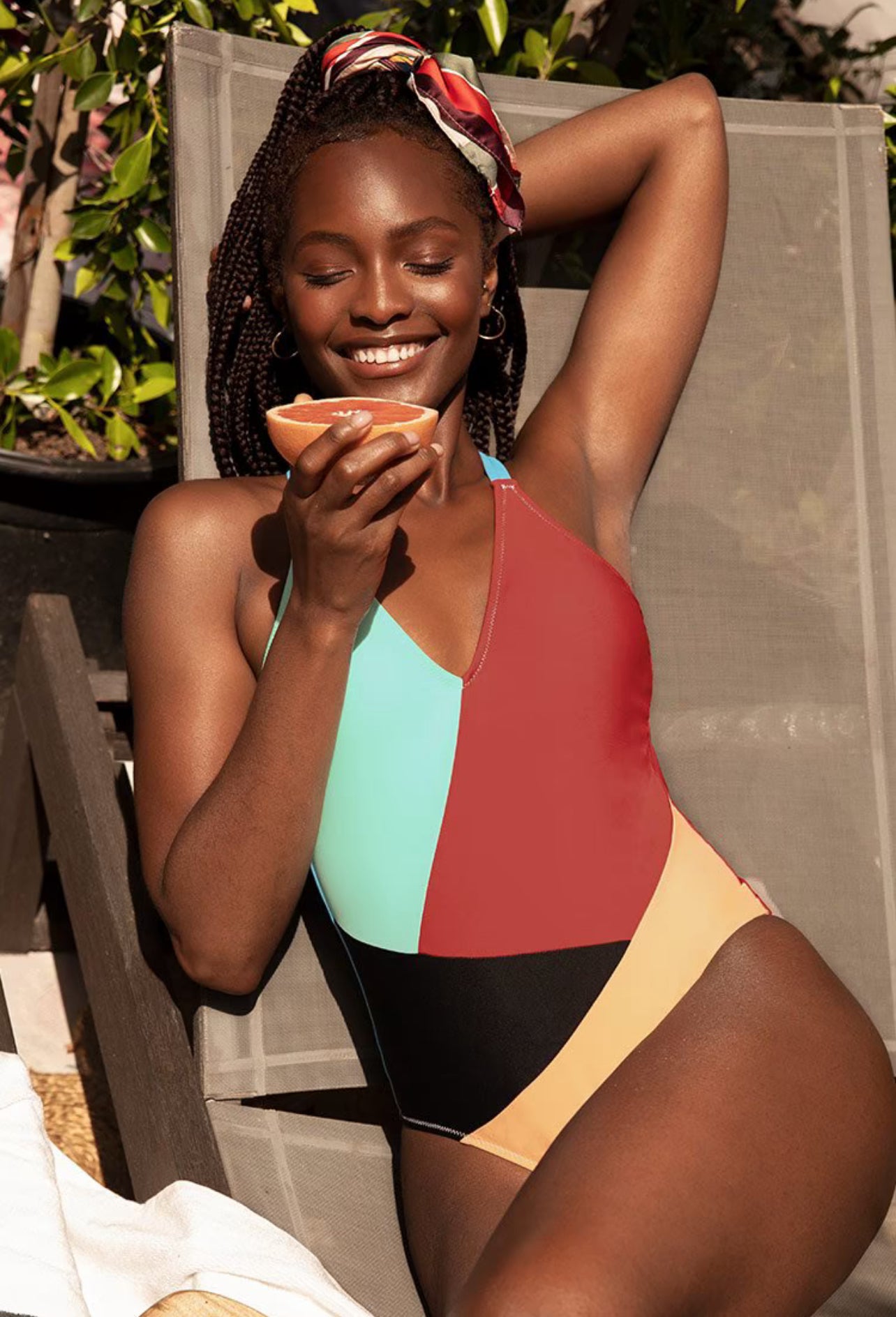 CUPSHE Colorblocked V-Neck One Piece Swimsuit