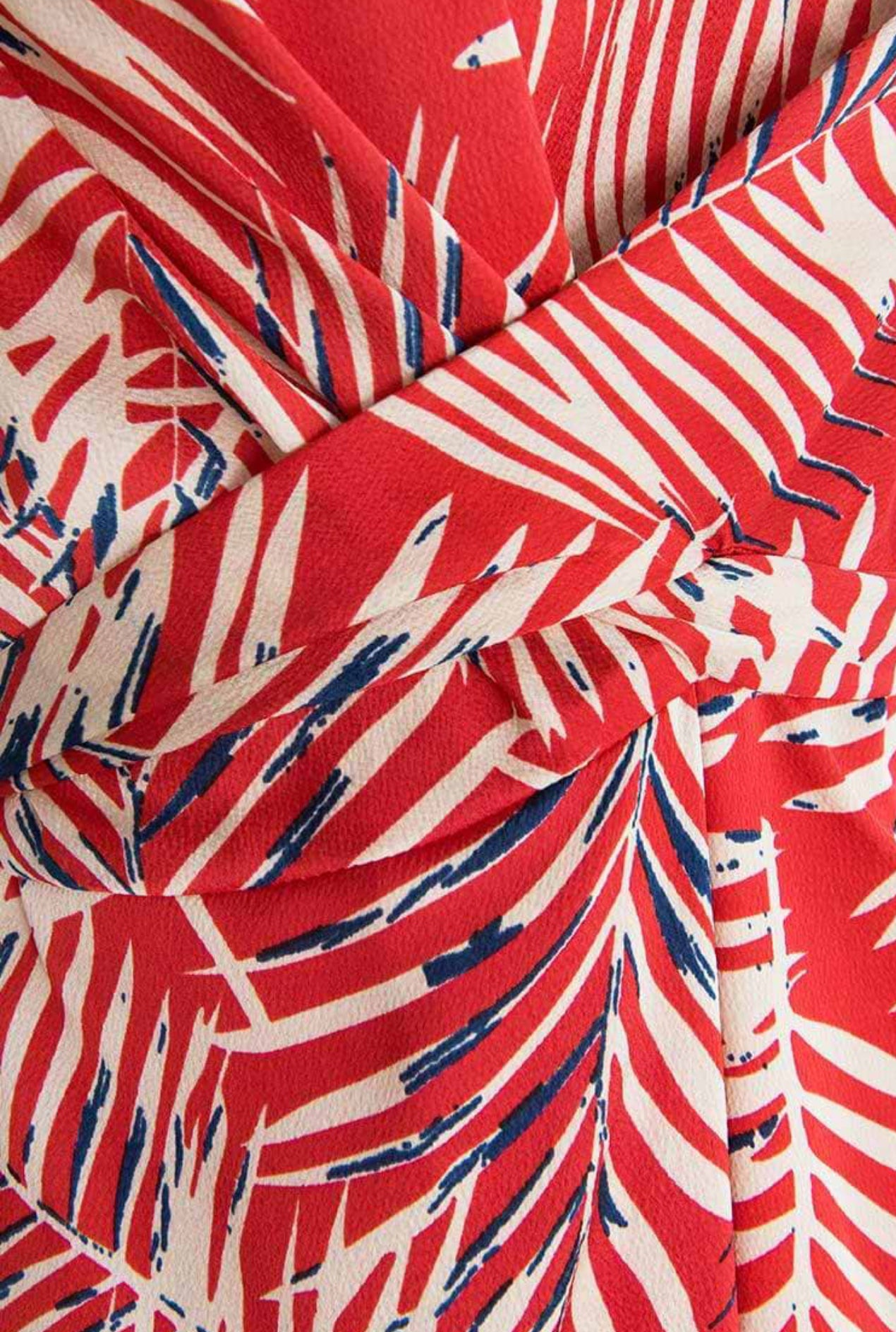 CUPSHE Red Tropical Emmy Leafy Wrap  Dress