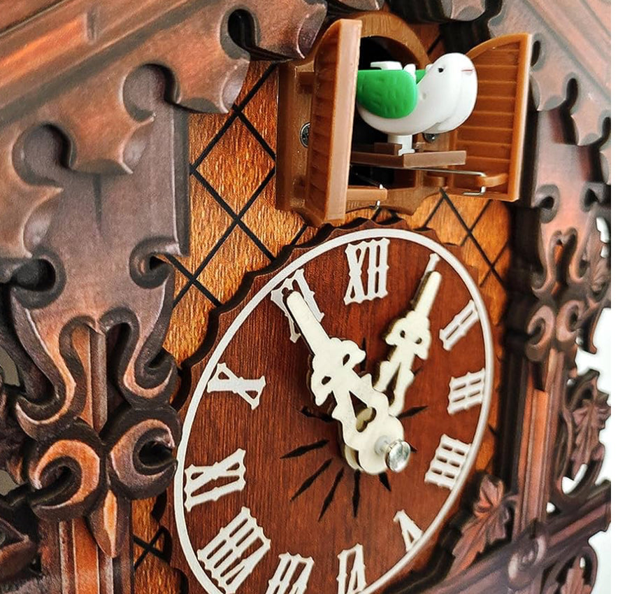 Wall Clock, Wooden Cuckoo Clock, Creative Decoration Cuckoo Clock, Battery Operated Alarm Clock for Indoor Walls Courtyards Living Rooms Halls Offices
