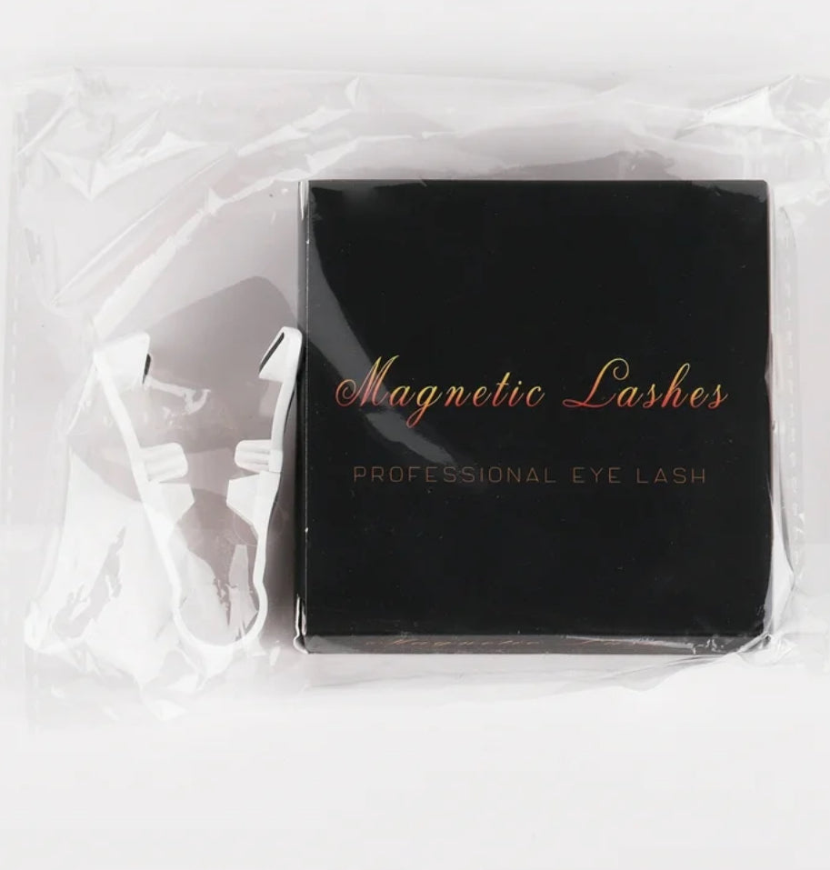 Natural Look Magnetic Eyelashes Kit - Reusable Magnetic Lashes with Applicator, No Glue Needed, 4 Magnets