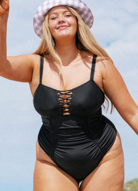 CUPSHE Women’s Caitlin Black Strappy Ruched Plus Size One Piece Swimsuit